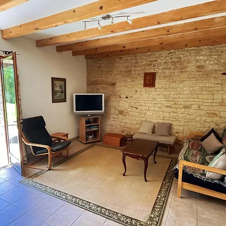 Le Noisetier At Les Hiboux *