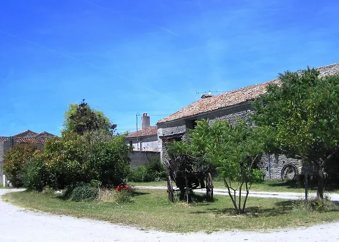 Semesterbostad Le Noisetier At Les Hiboux Chef-Boutonne