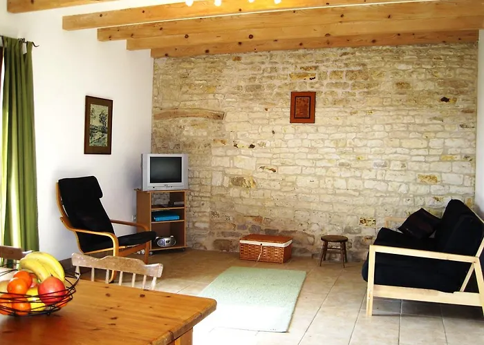 Semesterbostad Le Noisetier At Les Hiboux *